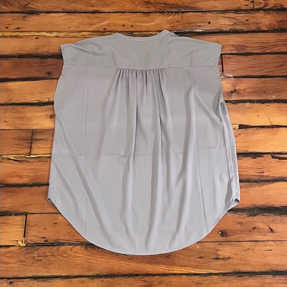 Banana Republic Factory V-Neck Dolman Top | Size Medium - Picture 4 of 13